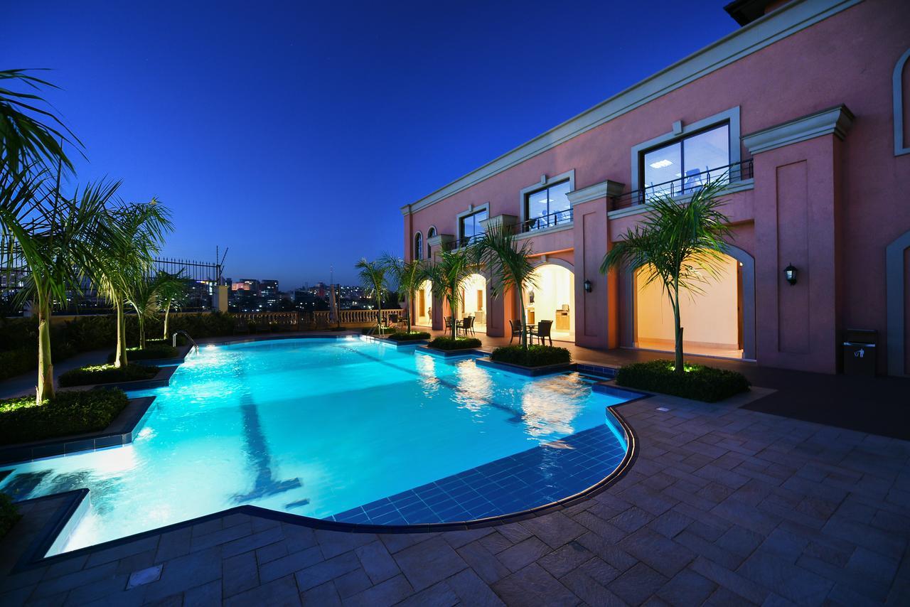 Mestil Hotel&Residences Kampala Exterior foto